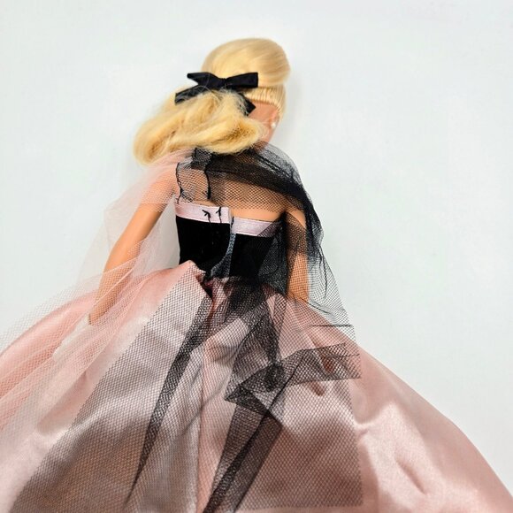 Vintage 2000 Barbie Doll Timeless Silhouette 29050 Mattel Read - Picture 15 of 16